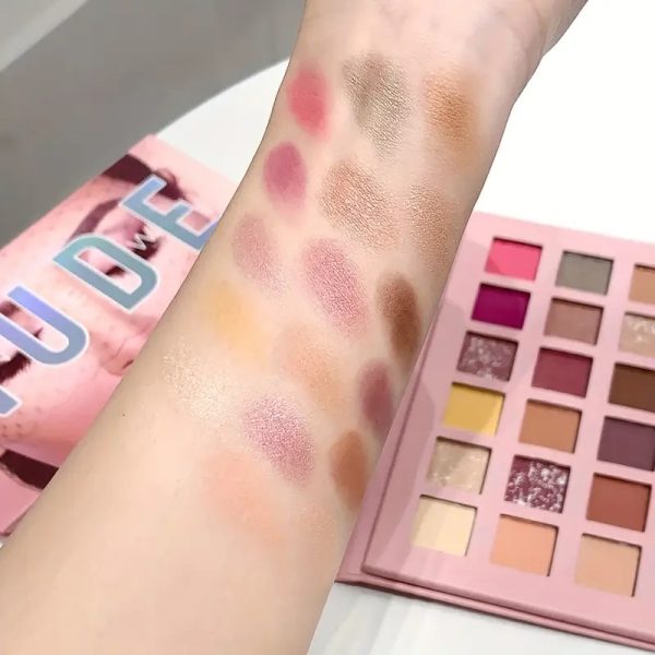 18 Colors Eyeshadow Pallete
